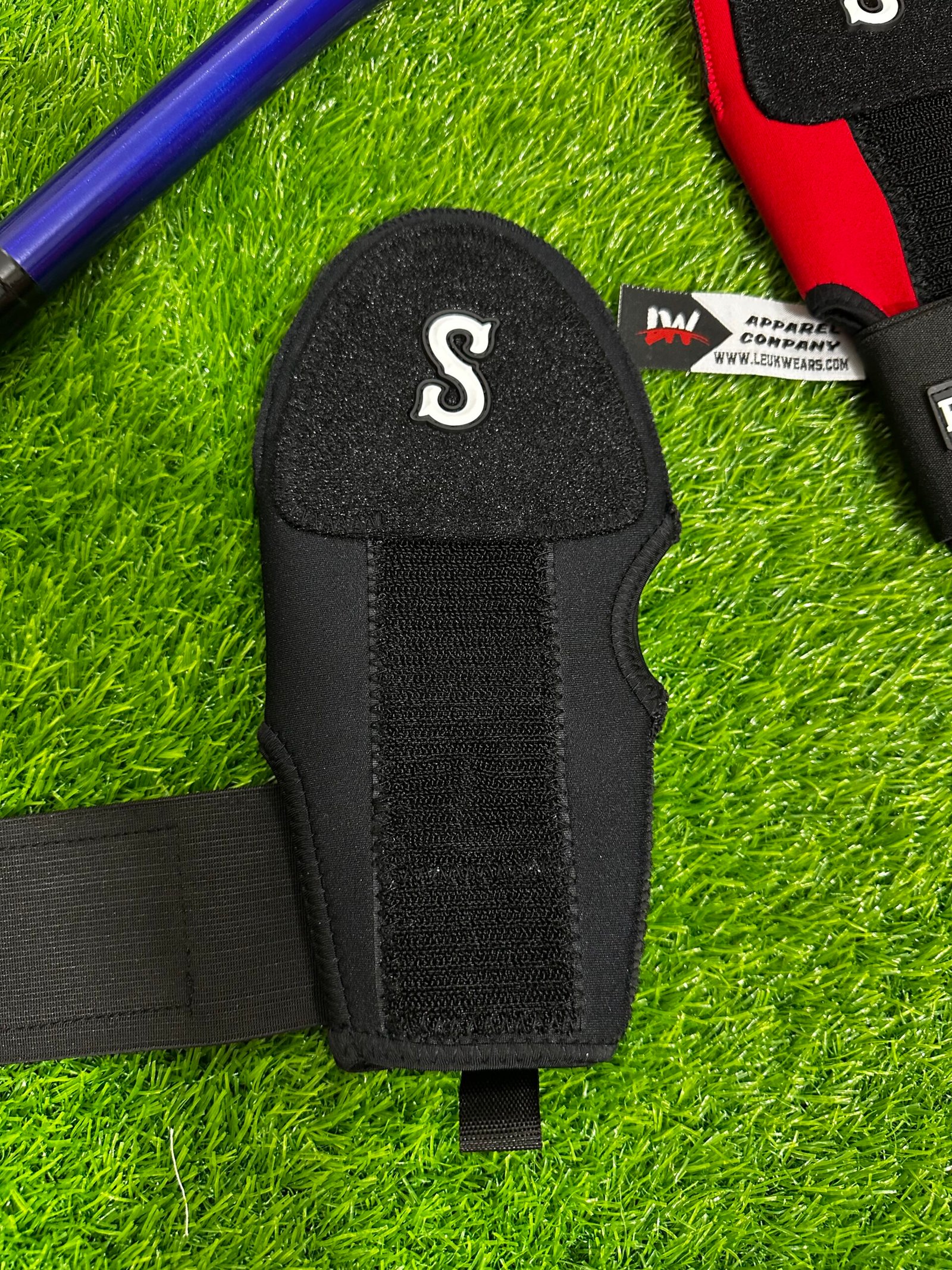 Baseball Mitts - Image 4
